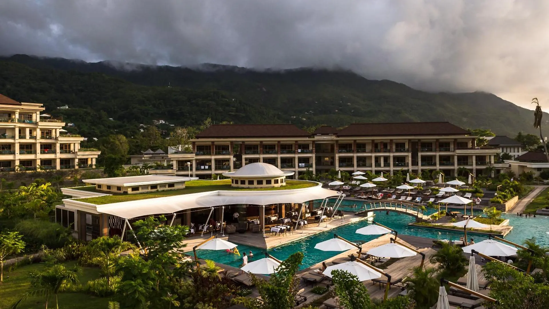 Savoy Seychelles Resort & Spa Beau Vallon   Beau Vallon (Mahe)