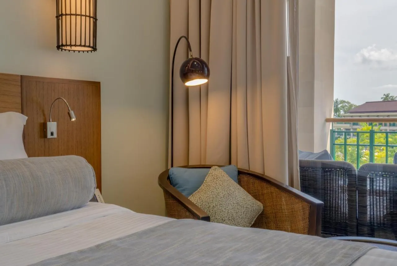 Savoy Seychelles Resort & Spa Beau Vallon  Beau Vallon (Mahe)