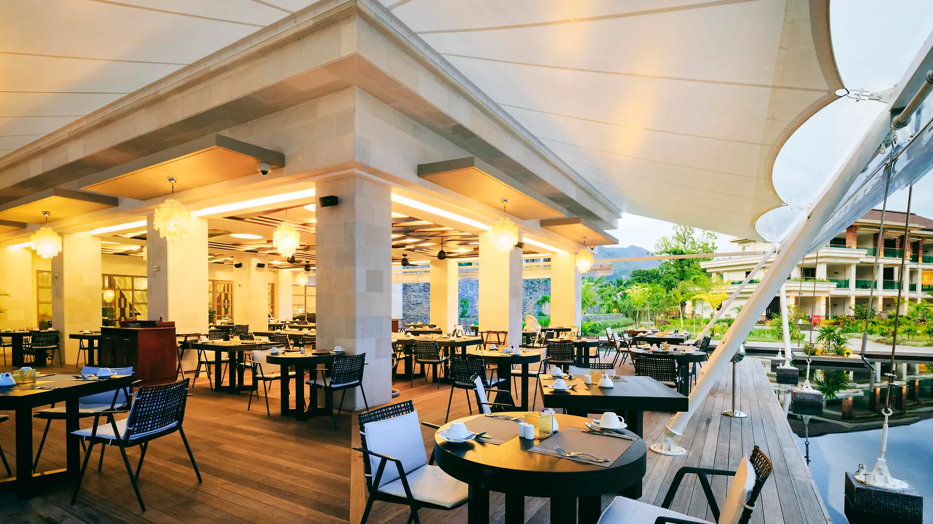 Savoy Seychelles Resort&Spa Beau Vallon  Station touristique Beau Vallon (Mahe)